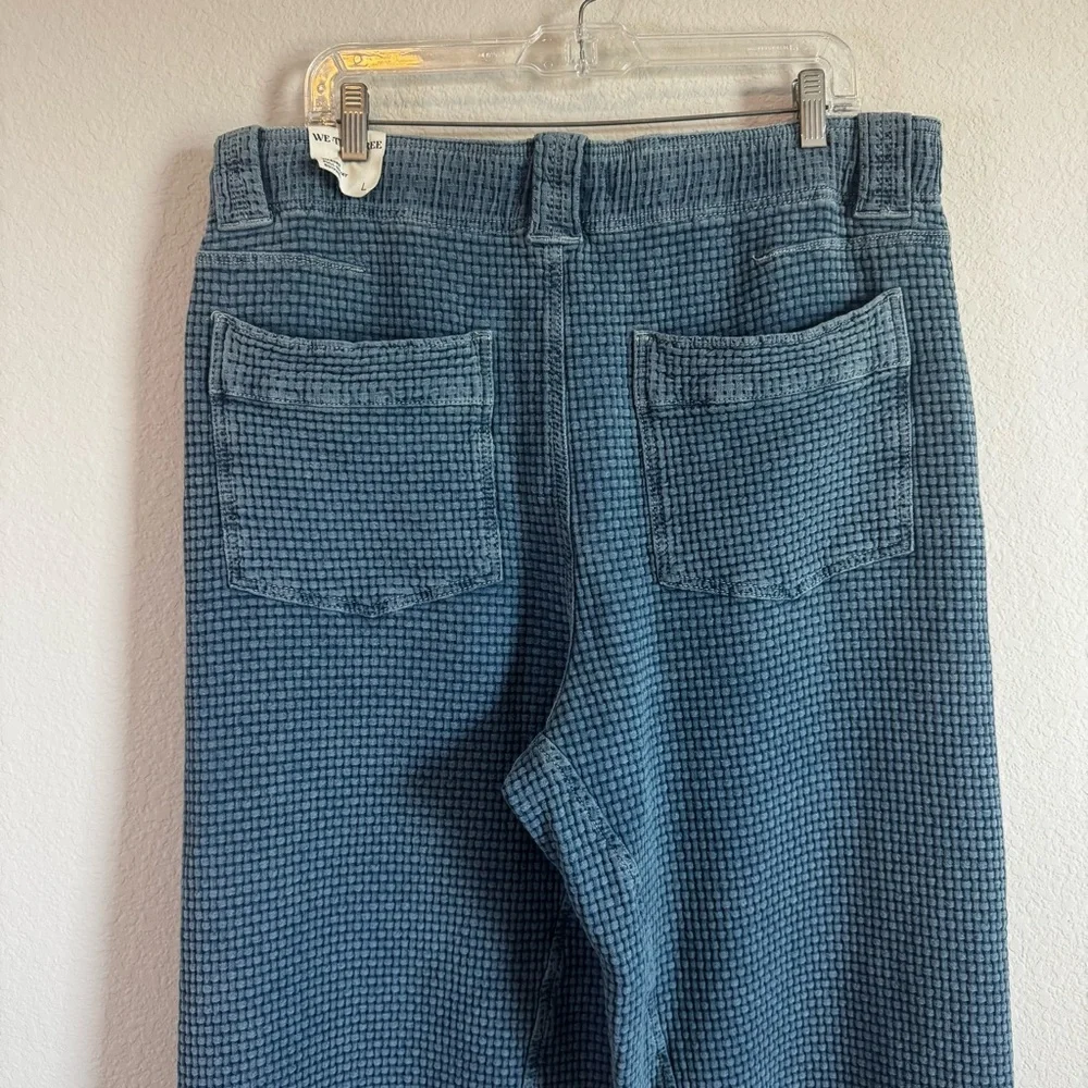Free People We The Free Washed Away Textured Pull On Boyfriend
Jeans Size Large - Picture 9 of 14